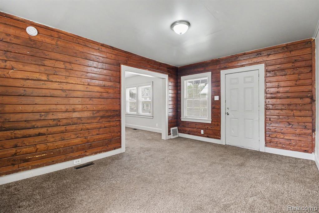 680 North Perry Street Pontiac, MI 48342 - Photo 4 of 17