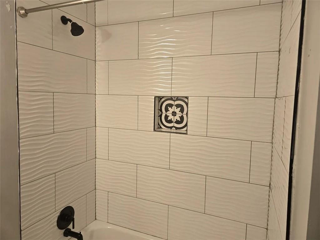 1117-1119 Spring Garden Avenue Pittsburgh, PA 15212 - Photo 16 of 27 a bathroom with a shower