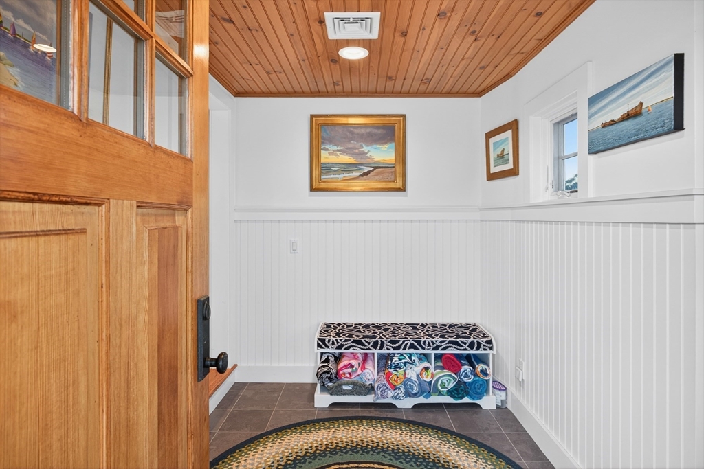 1145 Kingsbury Beach Road Eastham, MA 02642 - Photo 10 of 42 a living room with furniture