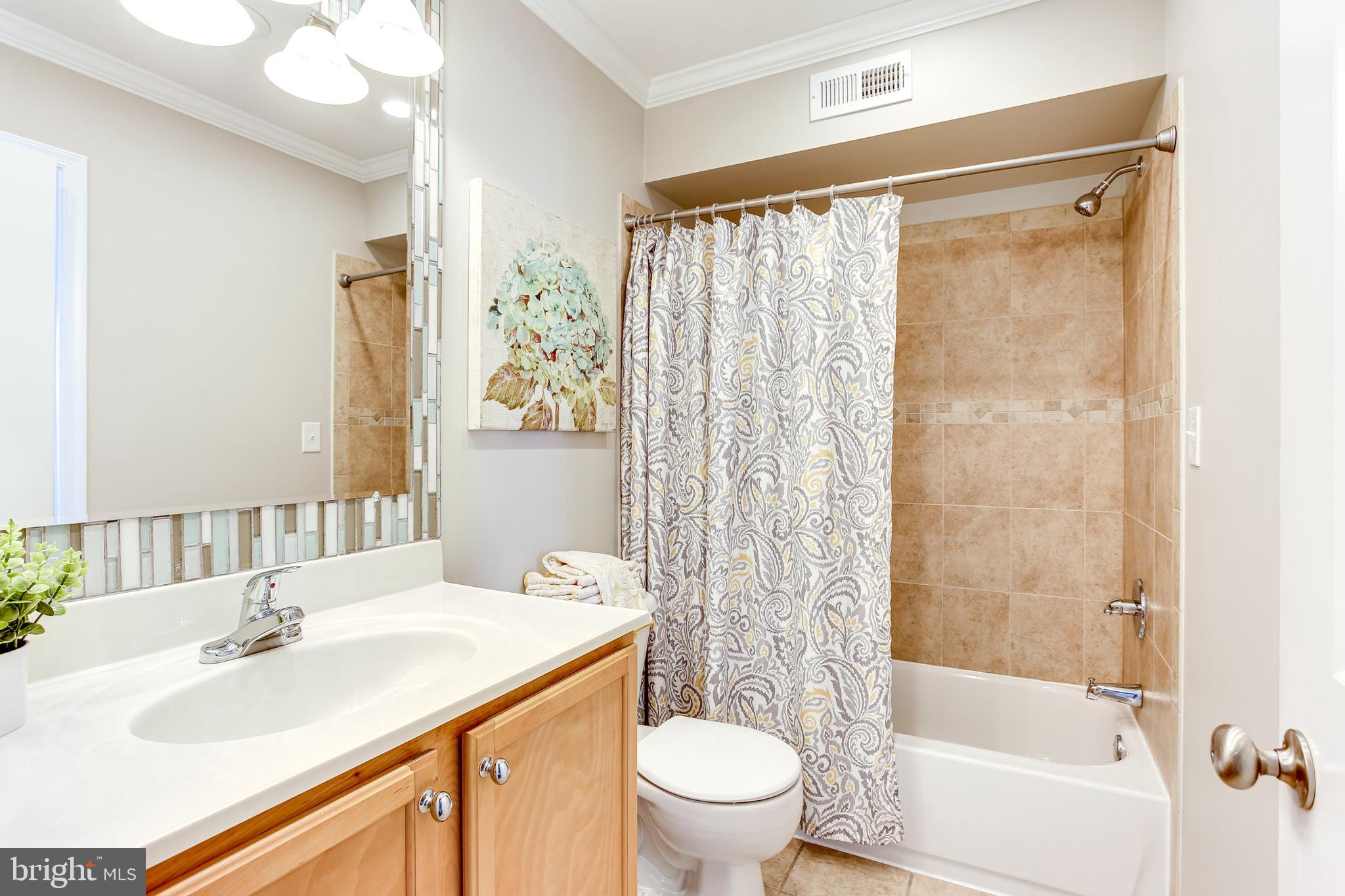 4603 Dillon Street Baltimore, MD 21224 - Photo 22 of 35 Bedroom 2 Attached Full Bath