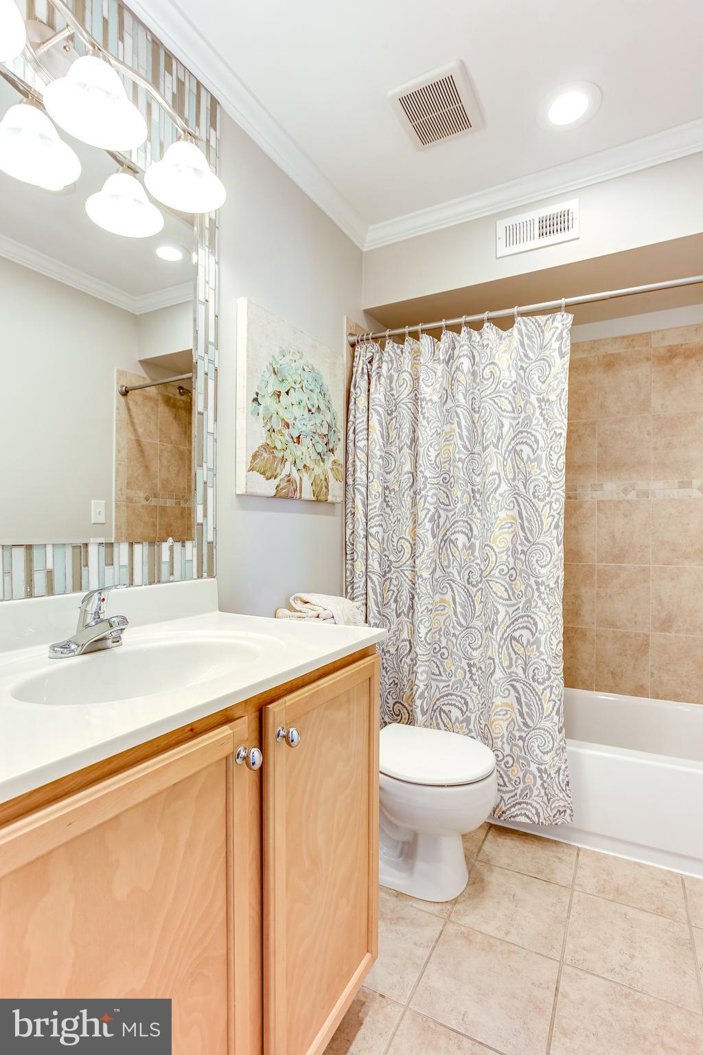 4603 Dillon Street Baltimore, MD 21224 - Photo 23 of 35 Bedroom 2 Attached Full Bath