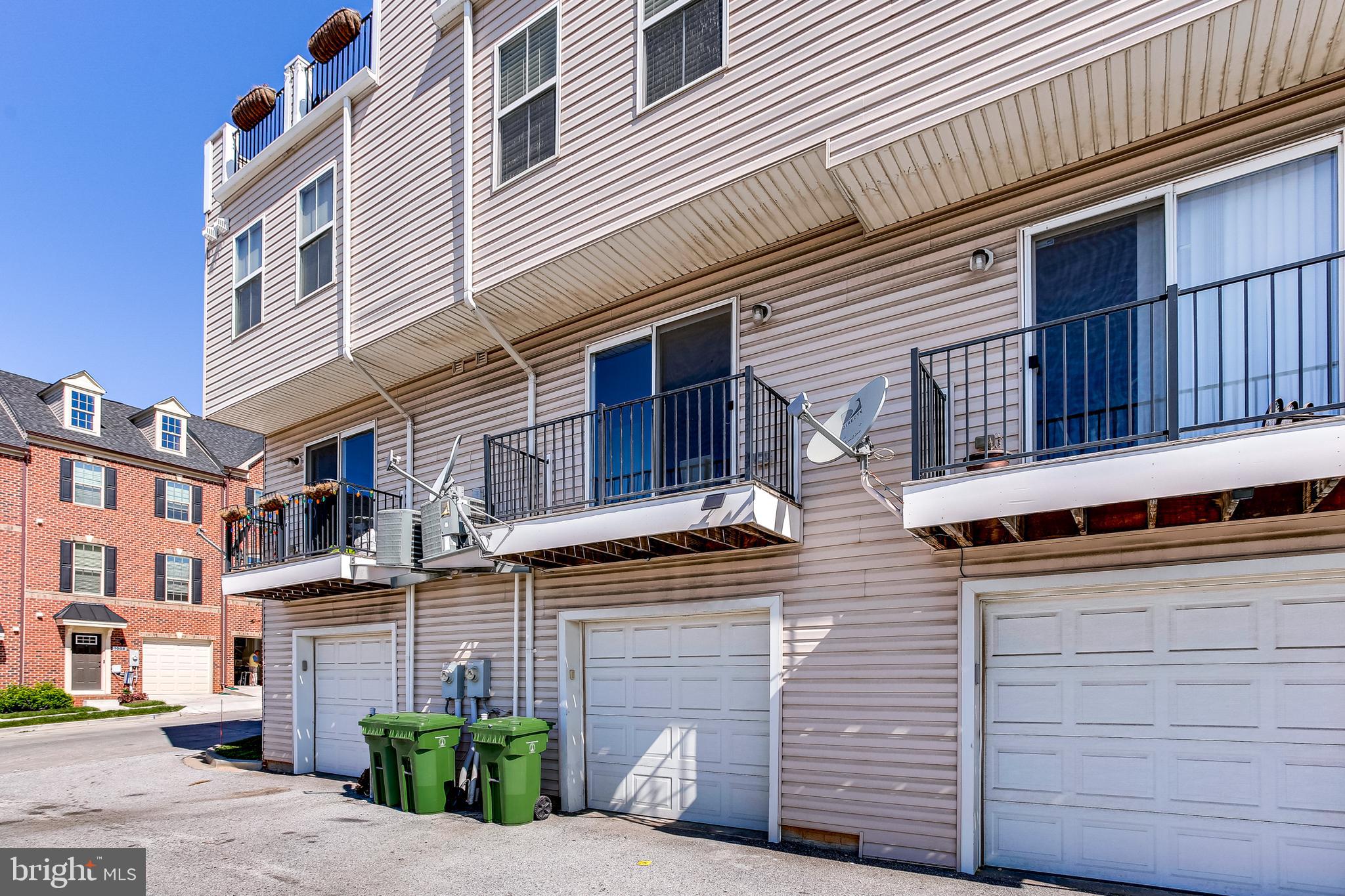 4603 Dillon Street Baltimore, MD 21224 - Photo 34 of 35 2-Car Tandem Garage & Balcony