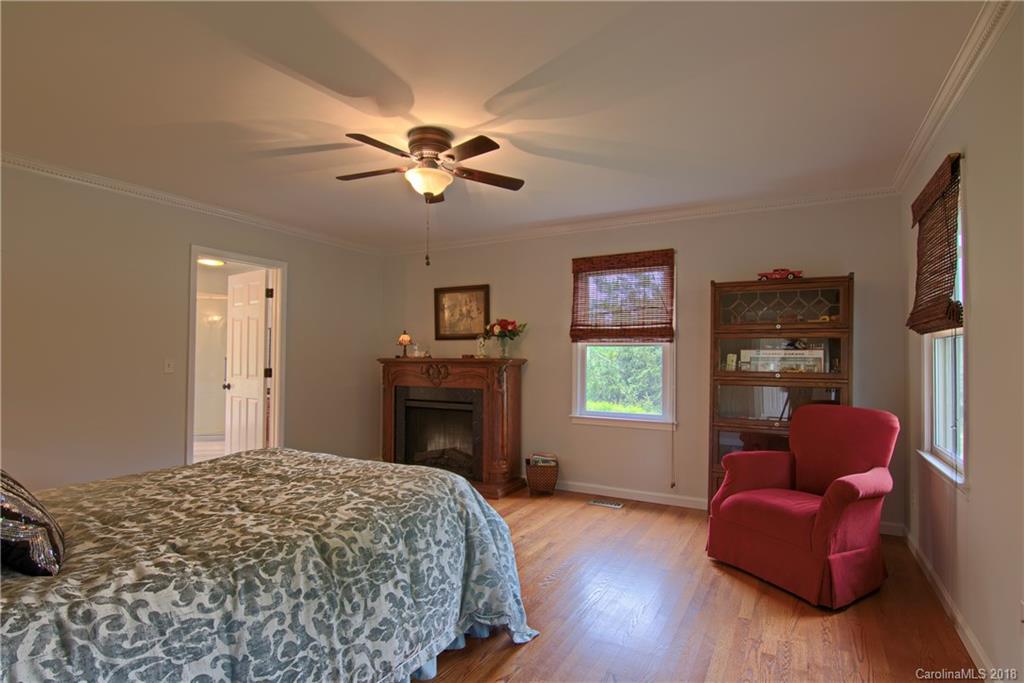 217 South Rugby Road Hendersonville, NC 28791 - Photo 17 of 34 Gallery Image 17