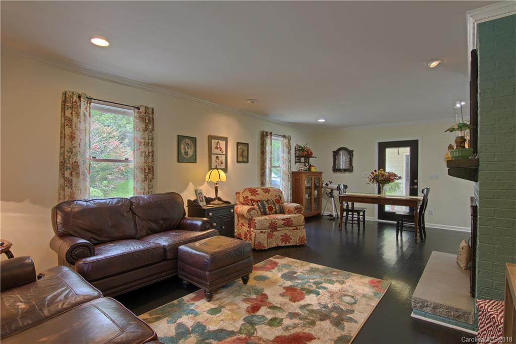 217 South Rugby Road Hendersonville, NC 28791 - Photo 10 of 34 Gallery Image 10