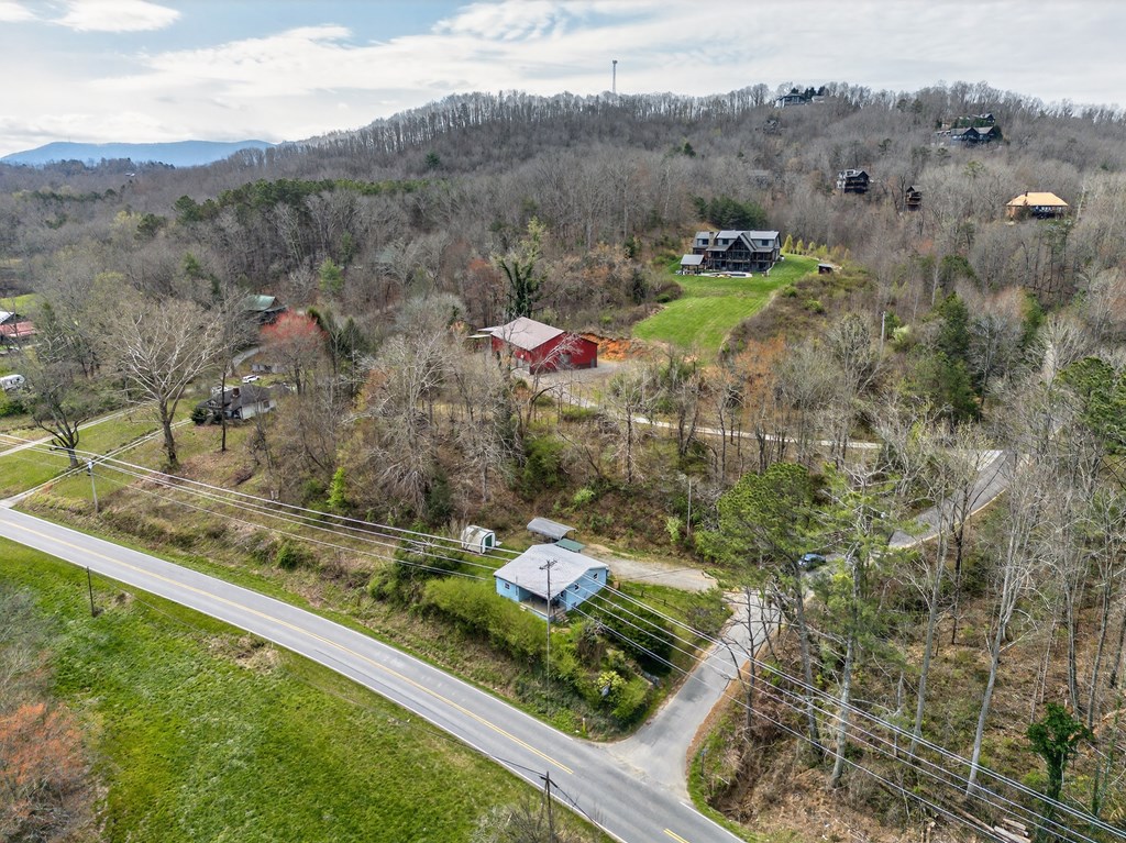 19 Scenic Heights Drive Blue Ridge, GA 30513 - Photo 7 of 34