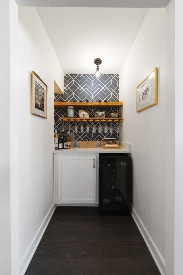 525 West Hawthorne Place, Unit 2606 Chicago, IL 60657 - Photo 13 of 37 a view of a storage and utility room