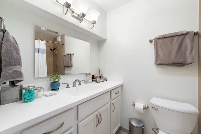 $289,999 | 525 West Hawthorne Place, Unit 2606, Chicago, IL 60657