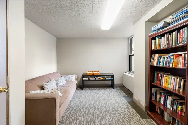 $289,999 | 525 West Hawthorne Place, Unit 2606, Chicago, IL 60657