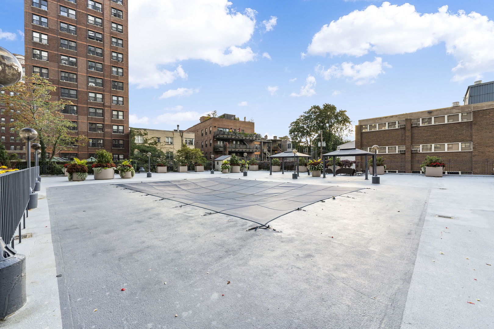 525 West Hawthorne Place, Unit 2606 Chicago, IL 60657 - Photo 27 of 37