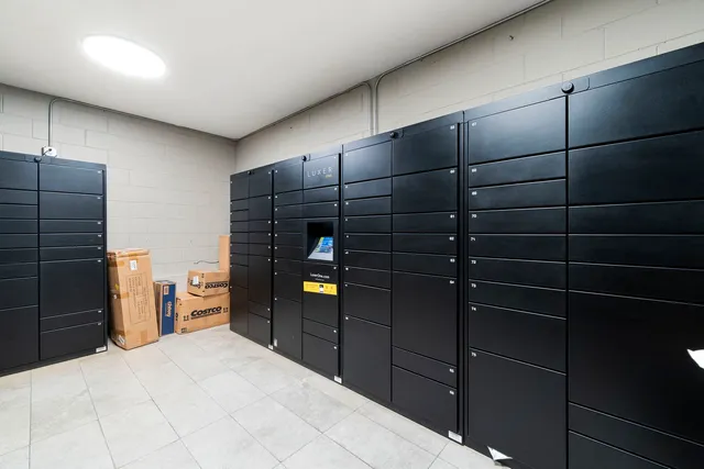 $289,999 | 525 West Hawthorne Place, Unit 2606, Chicago, IL 60657