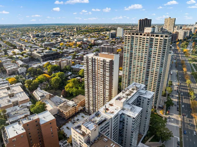 $289,999 | 525 West Hawthorne Place, Unit 2606, Chicago, IL 60657