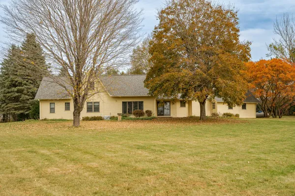 $1,220,000 | 8601 County Road 3 Northwest, Oronoco, MN 55960