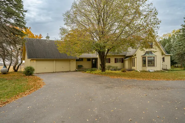 $1,220,000 | 8601 County Road 3 Northwest, Oronoco, MN 55960