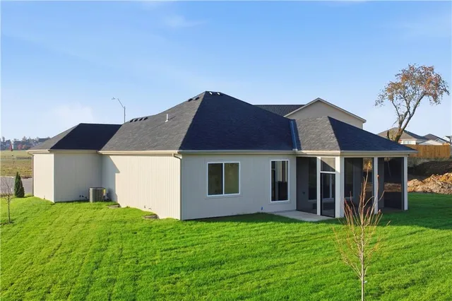 $519,900 | 7900 Southeast Hoot Owl Street, Blue Springs, MO 64014