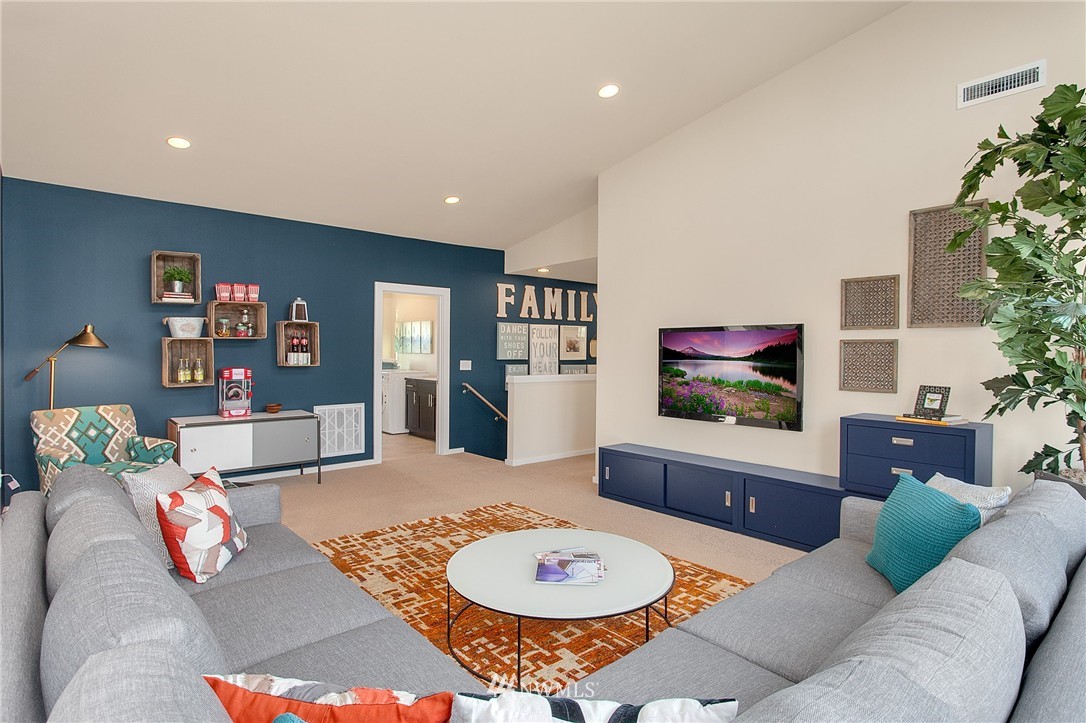 10604 Southeast 187th Street Renton, WA 98055 - Photo 9 of 21 Gallery Image 9