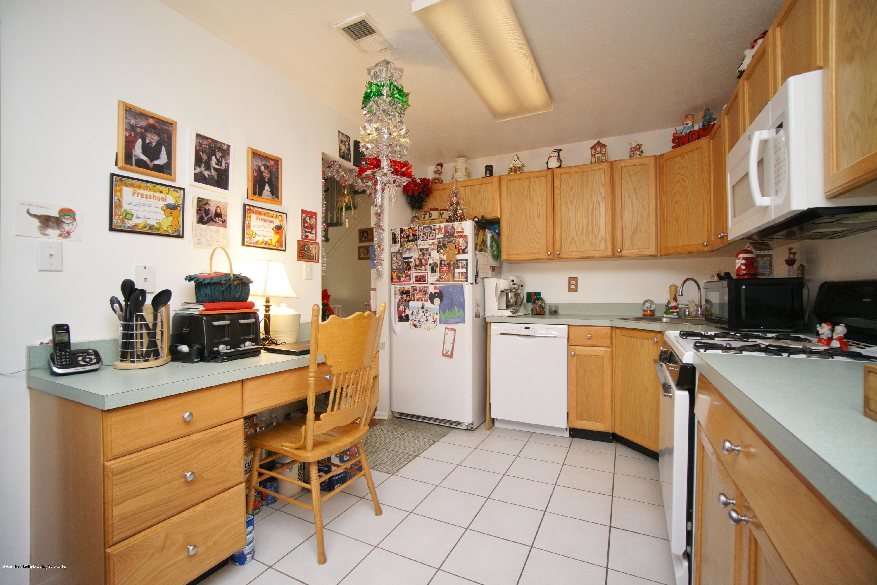 1316 Arthur Kill Road Staten Island, NY 10312 - Photo 8 of 19 work station/desk