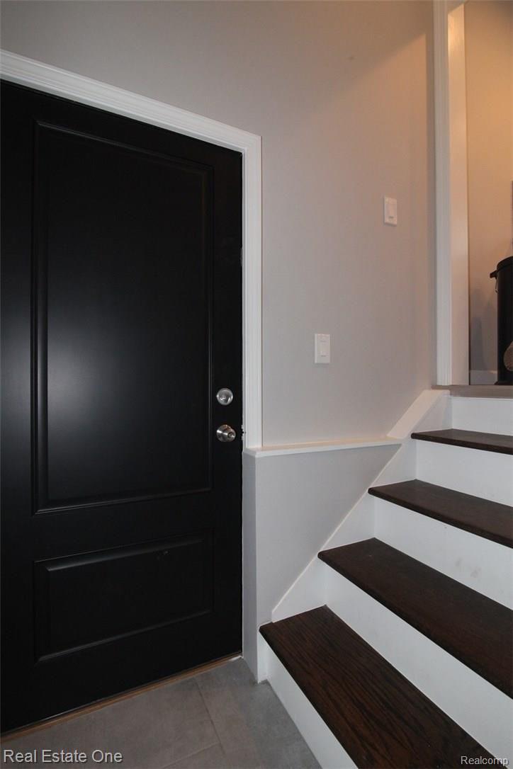2855 Devondale Road Rochester, MI 48309 - Photo 25 of 26 sidedoor-X3.jpg