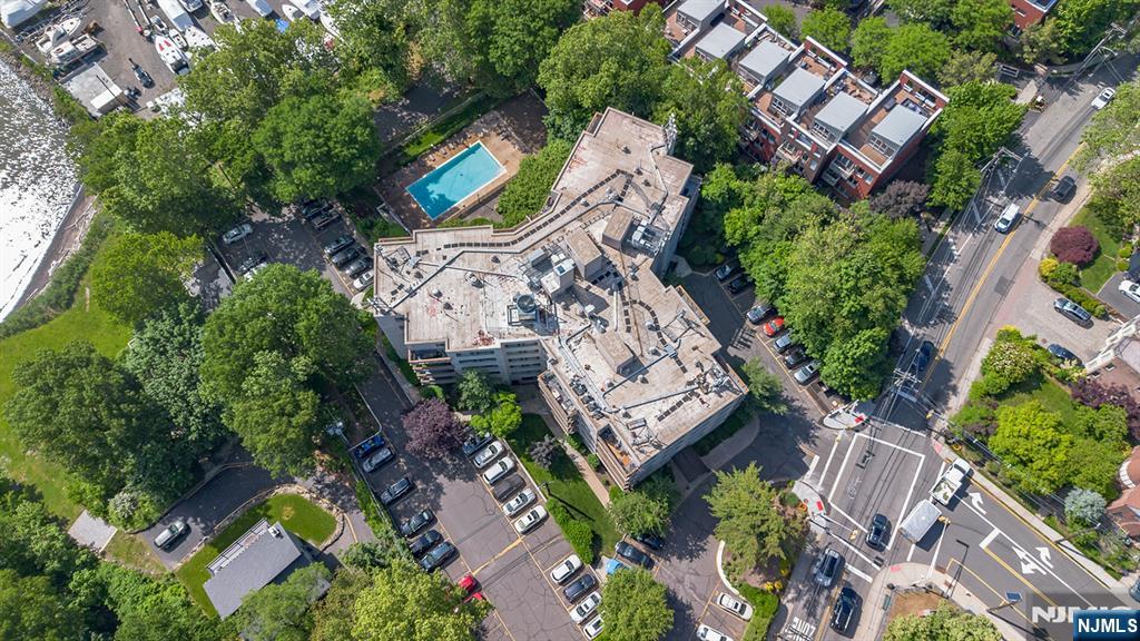 1375 River Road, Unit 1E Edgewater, NJ 07020 - Photo 3 of 24