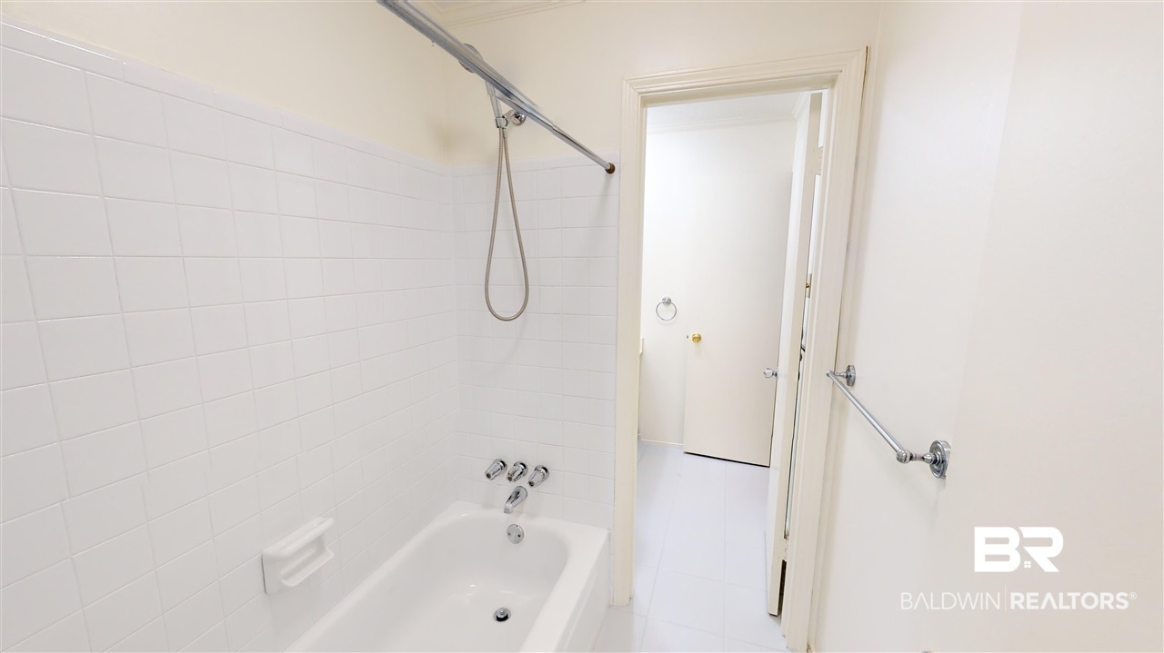 106 Du Rhu Drive, Unit 106E Mobile, AL 36608 - Photo 16 of 18
