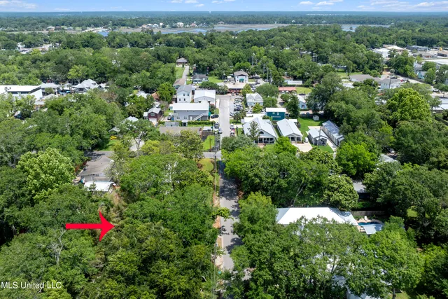 $439,900 | 609 Russell Avenue, Ocean Springs, MS 39564