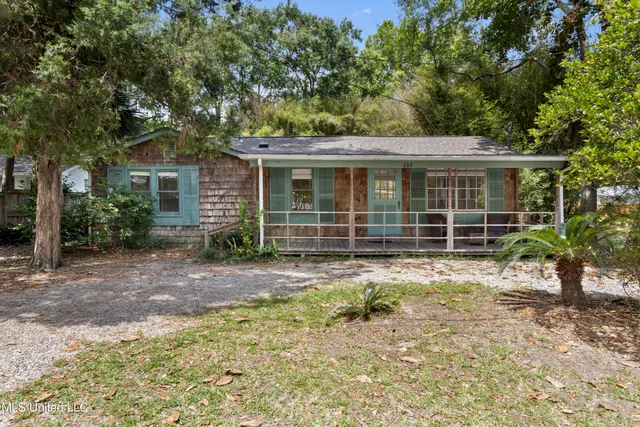 $439,900 | 609 Russell Avenue, Ocean Springs, MS 39564
