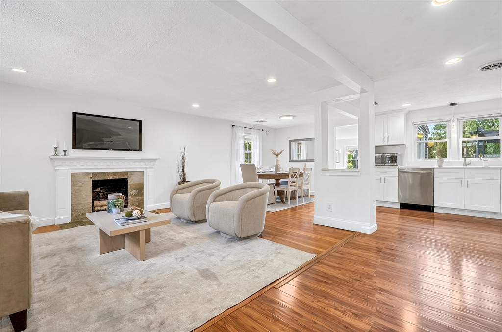 46 Windsor Road Stoneham, MA 02180 - Photo 3 of 42