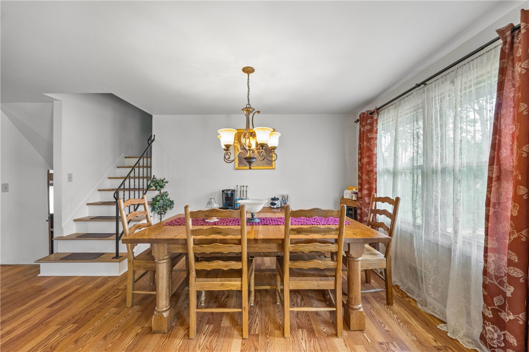 744 English Road Greece, NY 14616 - Photo 7 of 36