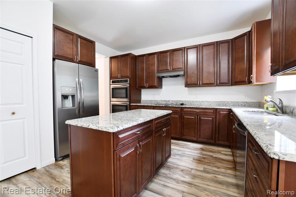 3202 Everett Drive Rochester Hills, MI 48307 - Photo 7 of 28