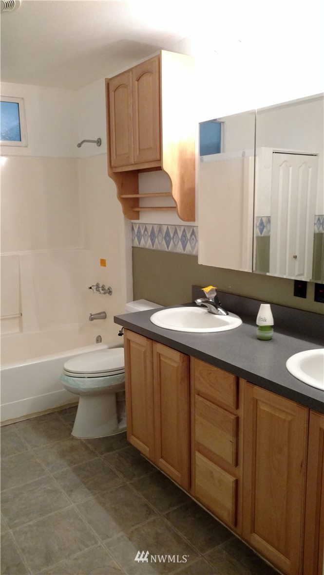 14736 Madrona Road Southwest Port Orchard, WA 98367 - Photo 7 of 13 Gallery Image 7