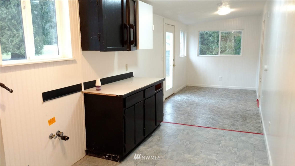 14736 Madrona Road Southwest Port Orchard, WA 98367 - Photo 9 of 13 Gallery Image 9