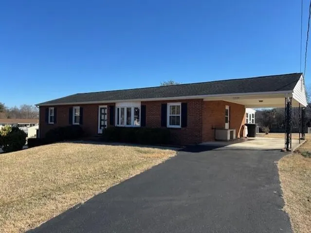 $379,950 | 3519 McDaniel Drive, Salem, VA 24153