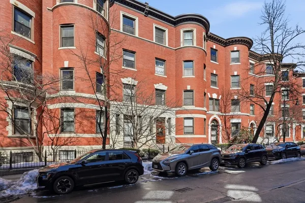 $4,600 | 103 Gainsborough Street, Unit 104, Boston, MA 02115