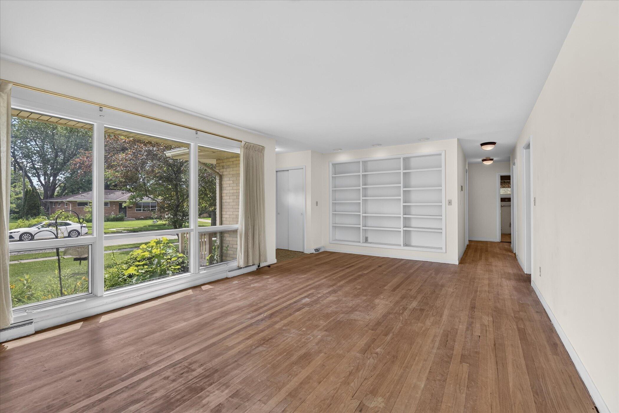 1706 Waverly Road Ann Arbor, MI 48103 - Photo 6 of 35 12-1706-Waverly-Rd-WindowStill