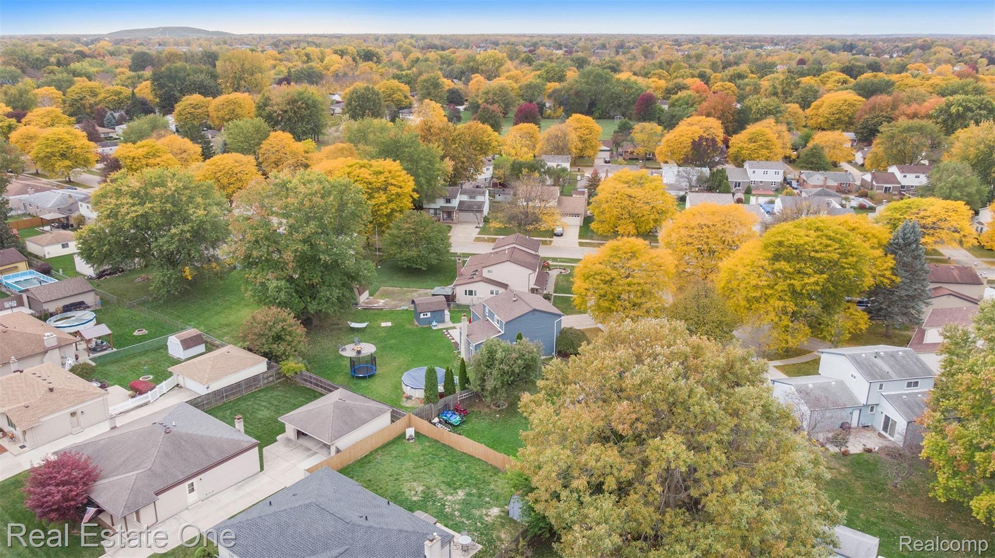 501 Meadowlake Road Canton, MI 48188 - Photo 32 of 36 DJI_0274.jpg