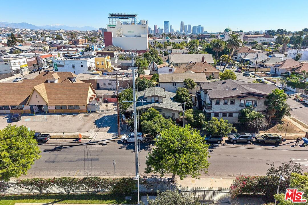 1312 South Ardmore Avenue Los Angeles, CA 90006 - Photo 5 of 7 a view of a city
