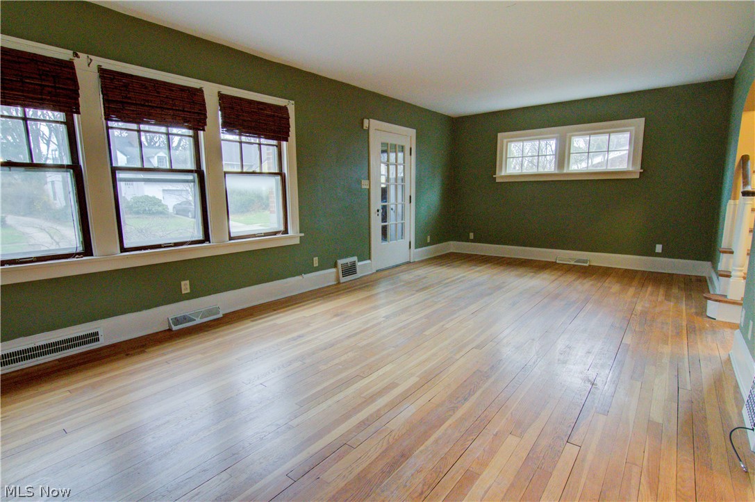 4001 Elmwood Road Cleveland, OH 44121 - Photo 5 of 20