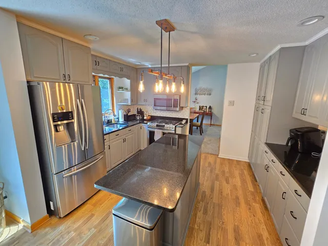 $550,000 | 850 Meadowlawn Court, Sartell, MN 56377