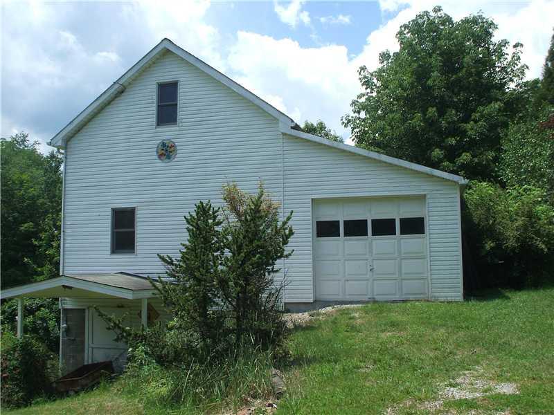340 Jolly School Road Washington, PA 15301 - Photo 11 of 18 Stable/Barn. Side view of Barn