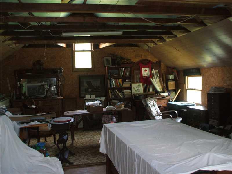 340 Jolly School Road Washington, PA 15301 - Photo 13 of 18 Other. Second floor of the barn--note the pool table