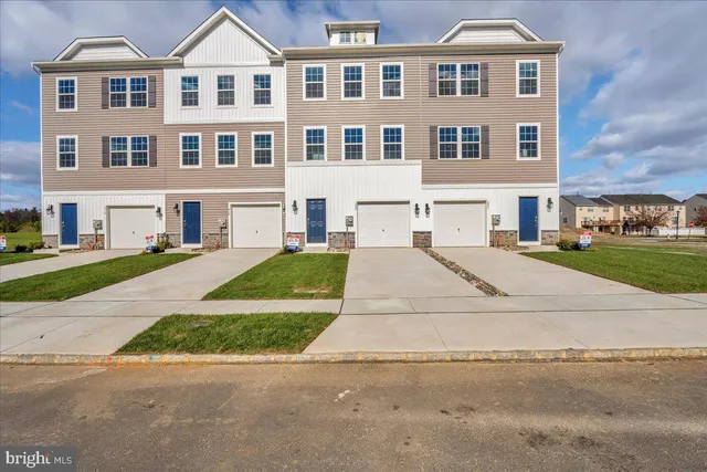 $3,100 | 220 Sandy Rdg Road, Sicklerville, NJ 08081