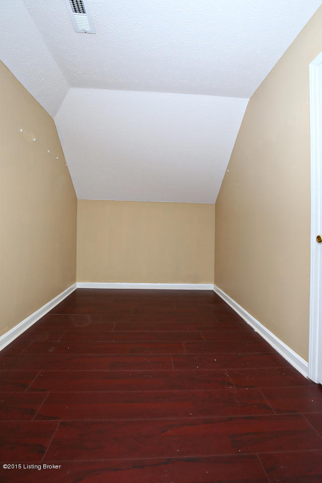 157 Rolling Fork Road Shepherdsville, KY 40165 - Photo 27 of 37 2nd flr bdrm walk in closet