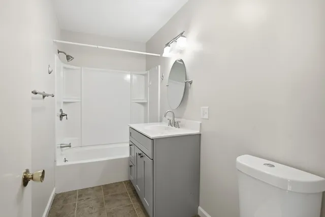 $2,400 | 153 Porter Lake Drive, Unit 153, Springfield, MA 01106