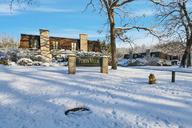 $2,400 | 153 Porter Lake Drive, Unit 153, Springfield, MA 01106