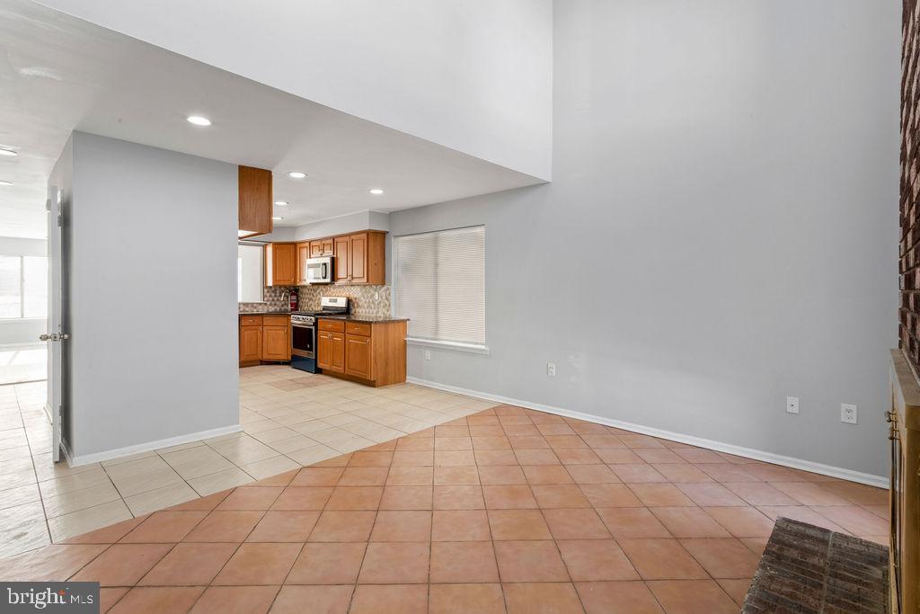 65 Allison Road Hightstown, NJ 08520 - Photo 5 of 26