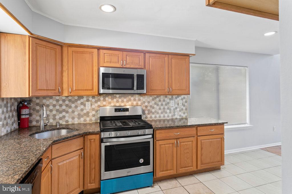 65 Allison Road Hightstown, NJ 08520 - Photo 8 of 26