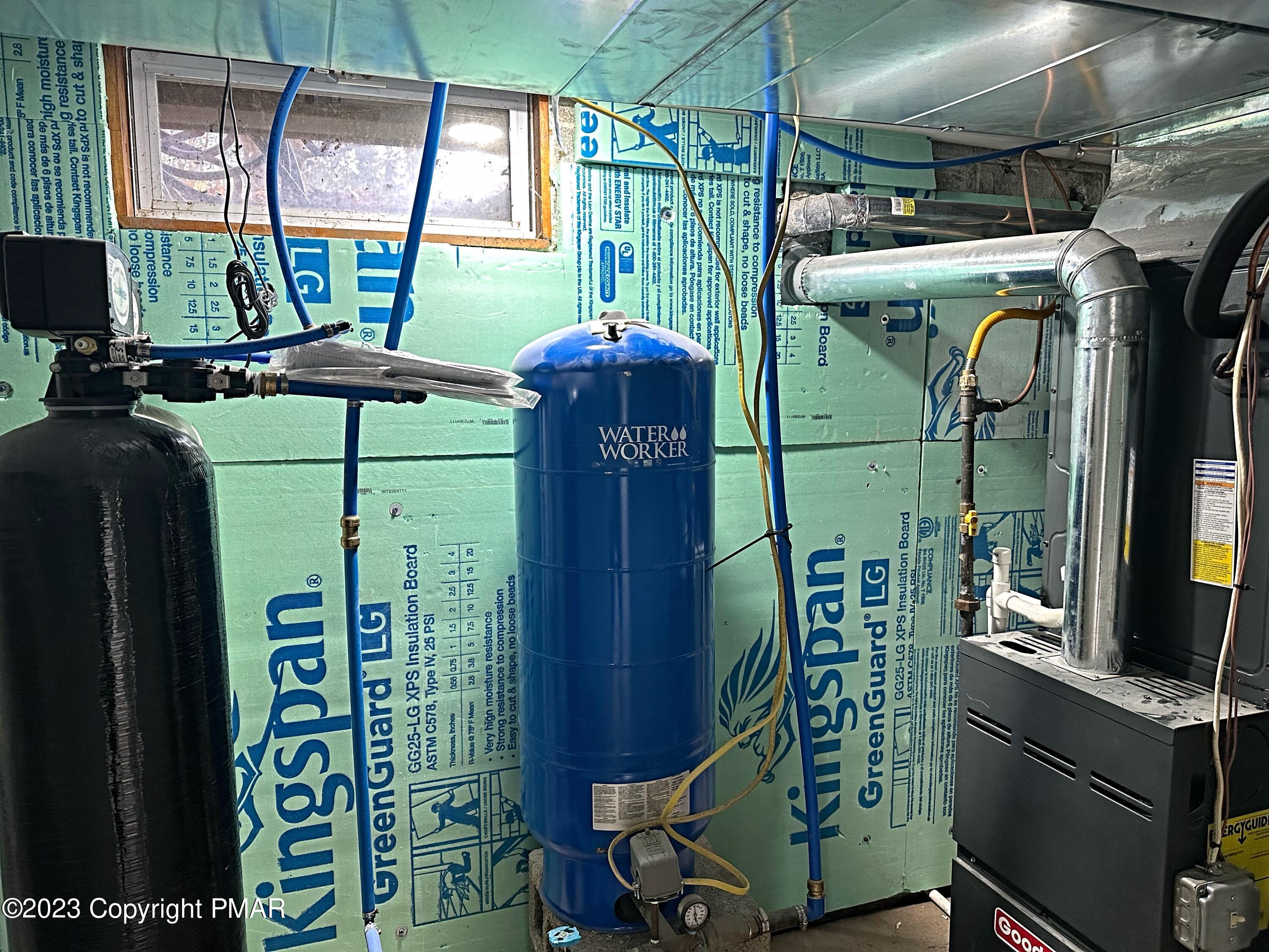 350 Mountain Road Albrightsville, PA 18210 - Photo 20 of 23 a utility room with window dryer and washer