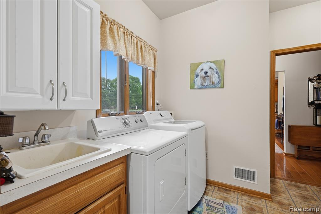 9210 Newburgh Road Livonia, MI 48150 - Photo 3 of 27