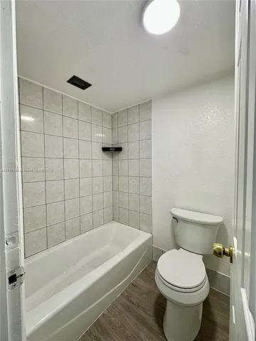 $178,500 | 6201 North Falls Cir Drive, Unit 212, Lauderhill, FL 33319