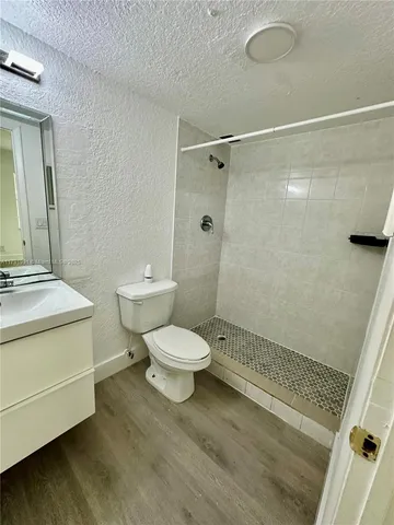 $178,500 | 6201 North Falls Cir Drive, Unit 212, Lauderhill, FL 33319