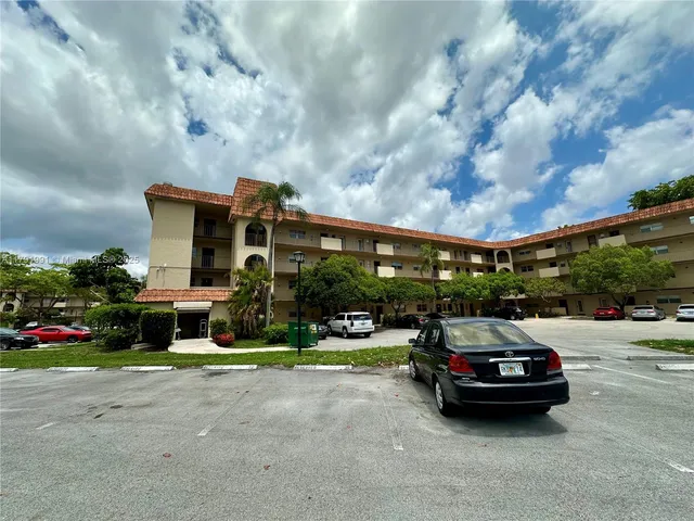 $178,500 | 6201 North Falls Cir Drive, Unit 212, Lauderhill, FL 33319